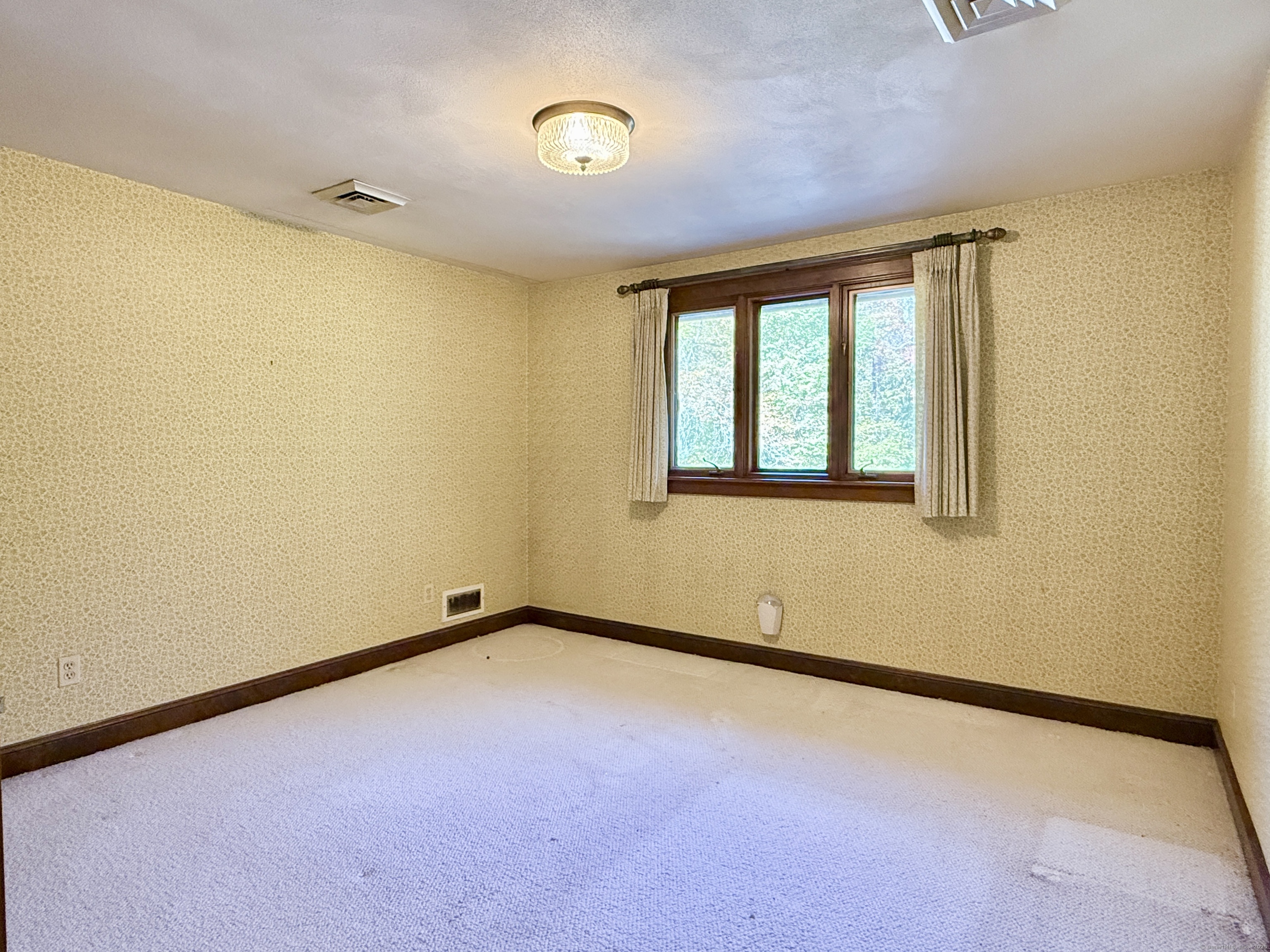 15 Bunker Hill Road Canton CT 06019