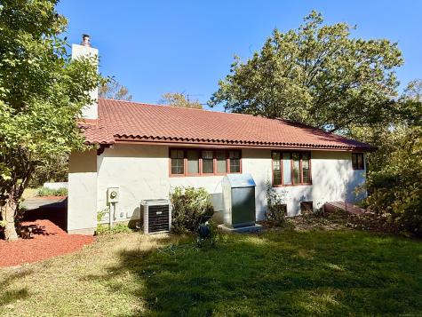 15 Bunker Hill Road Canton CT 06019