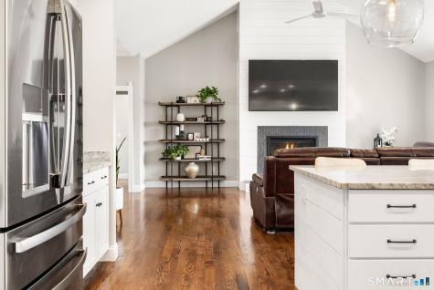 1192 North Grand Street Suffield CT 06093