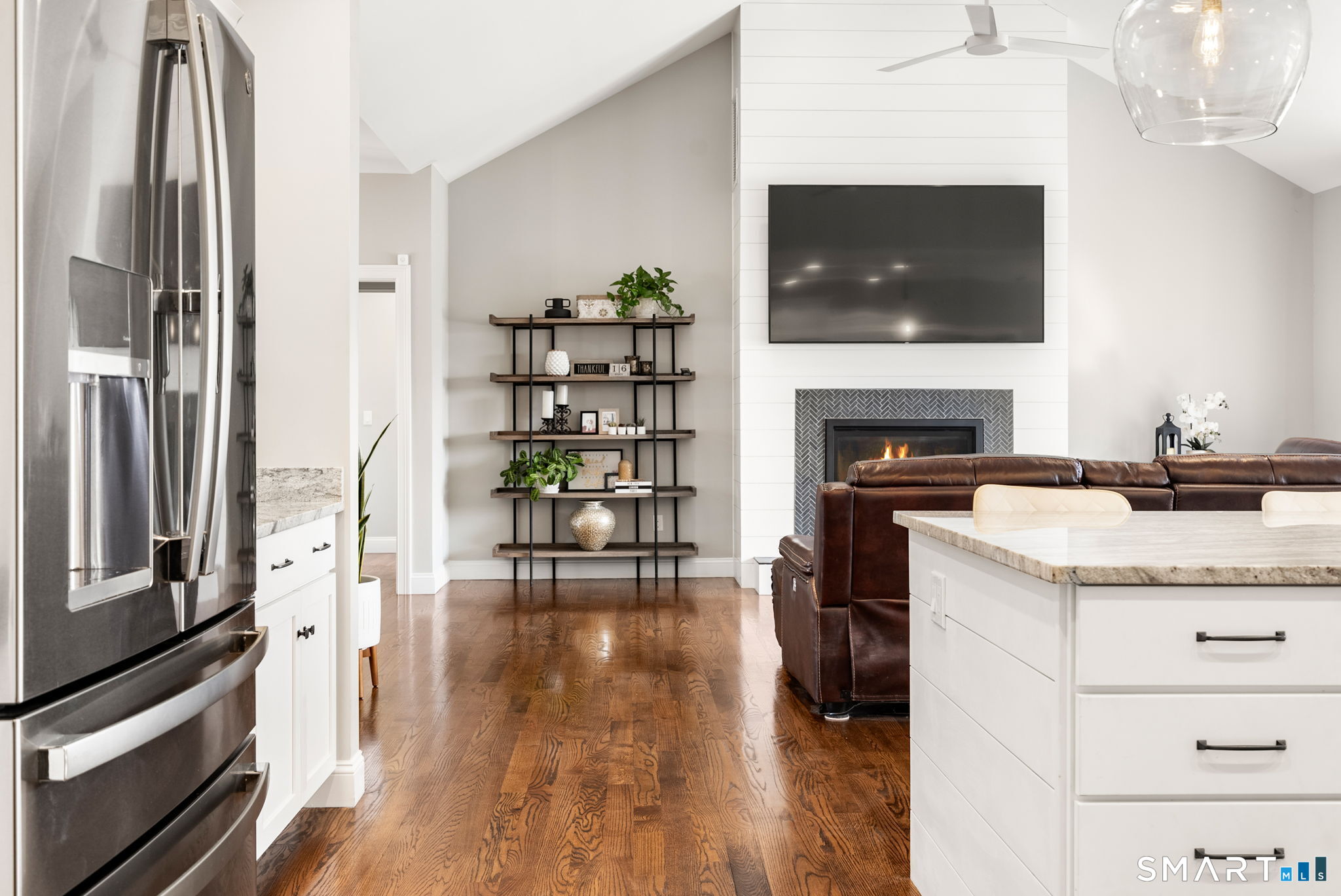 1192 North Grand Street Suffield CT 06093