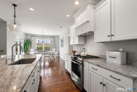 1192 North Grand Street Suffield CT 06093
