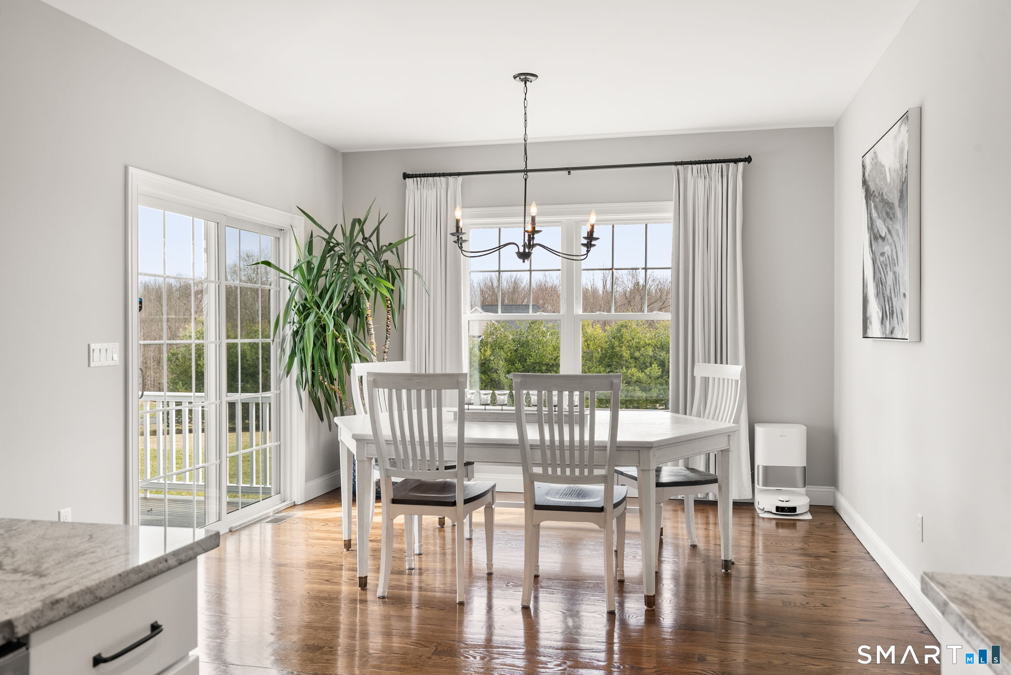 1192 North Grand Street Suffield CT 06093