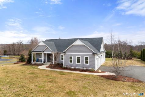 1192 North Grand Street Suffield CT 06093