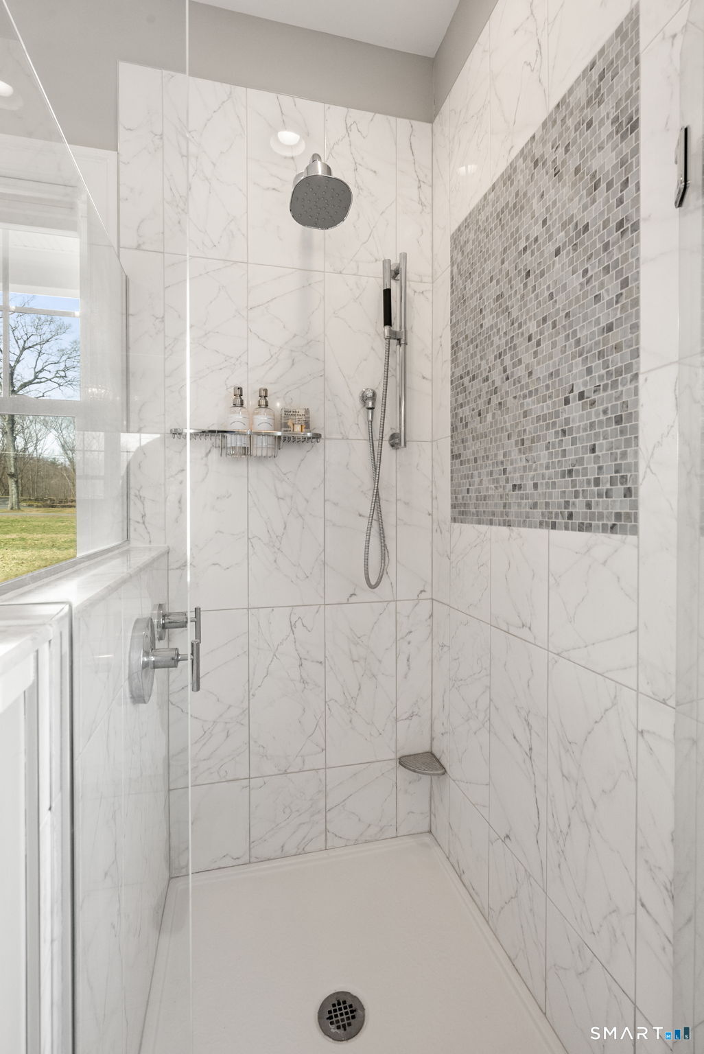 1192 North Grand Street Suffield CT 06093