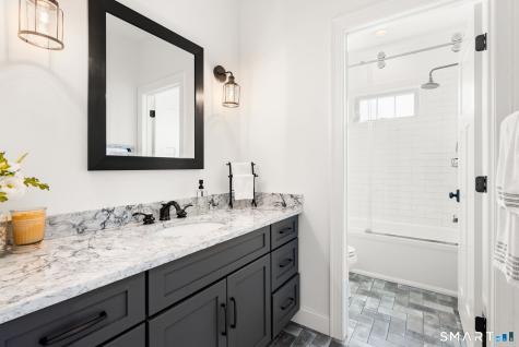 1192 North Grand Street Suffield CT 06093