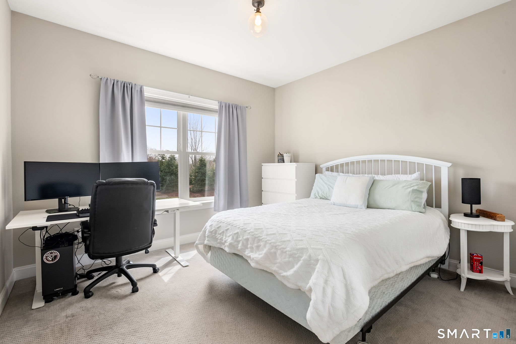 1192 North Grand Street Suffield CT 06093