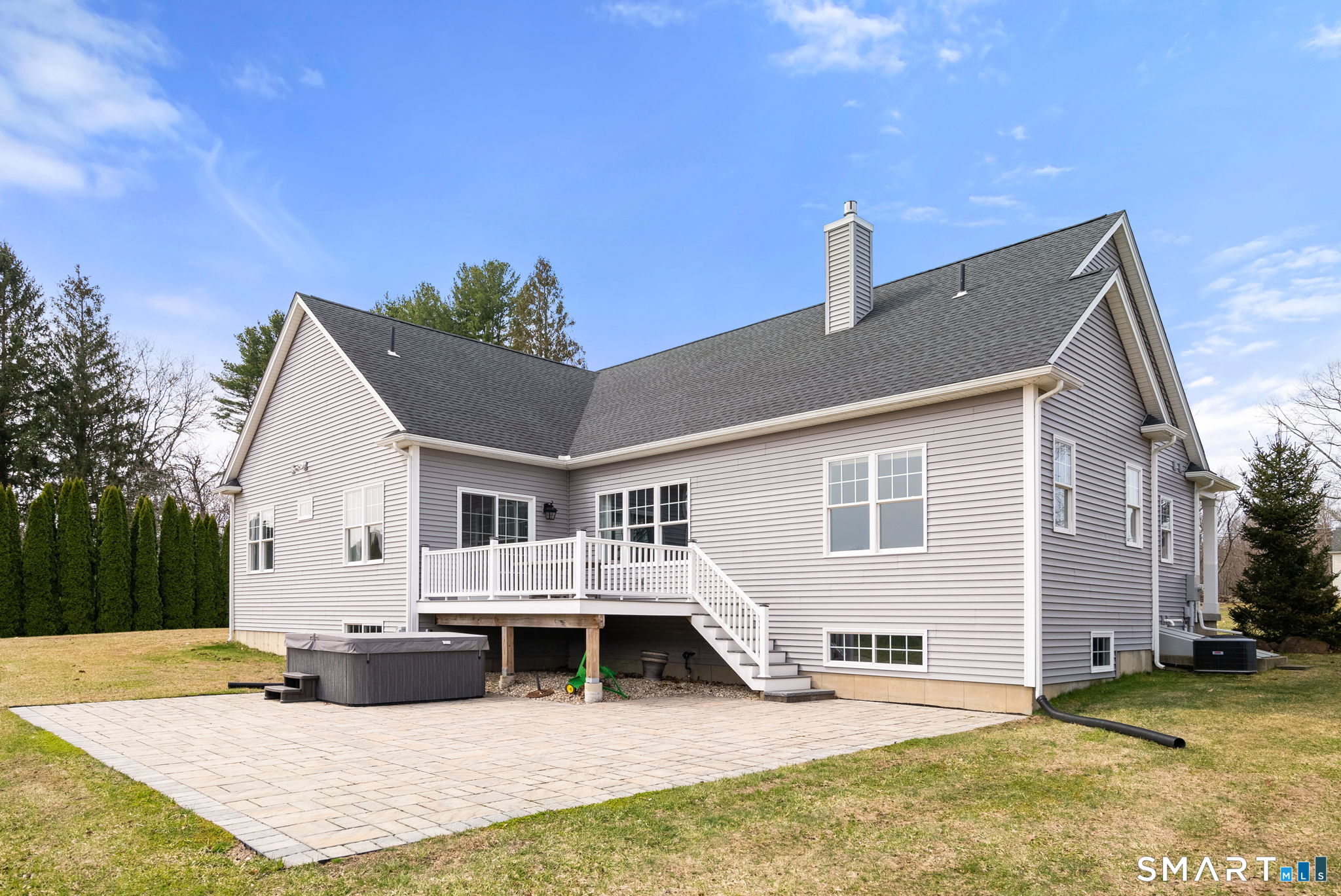 1192 North Grand Street Suffield CT 06093