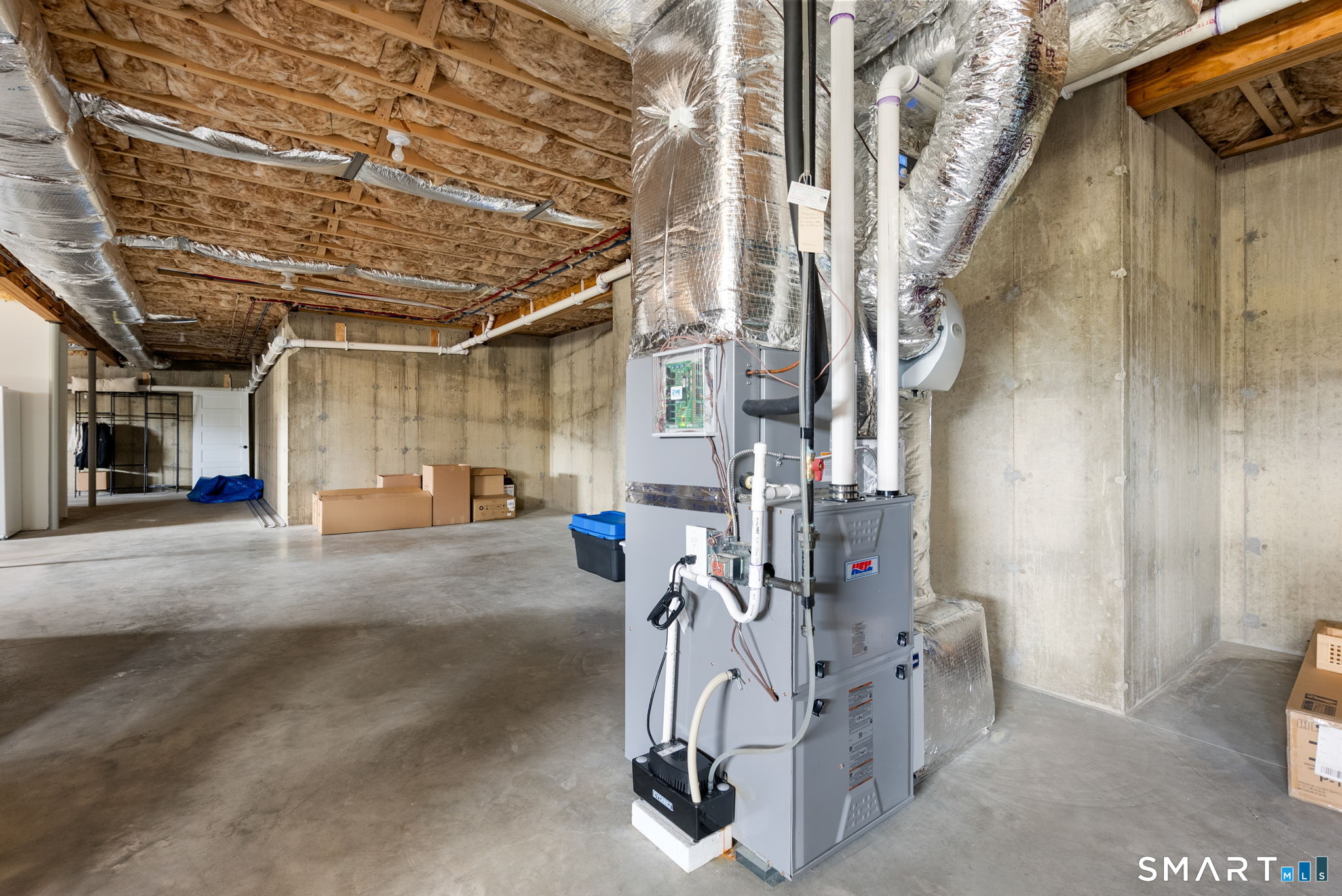 1192 North Grand Street Suffield CT 06093