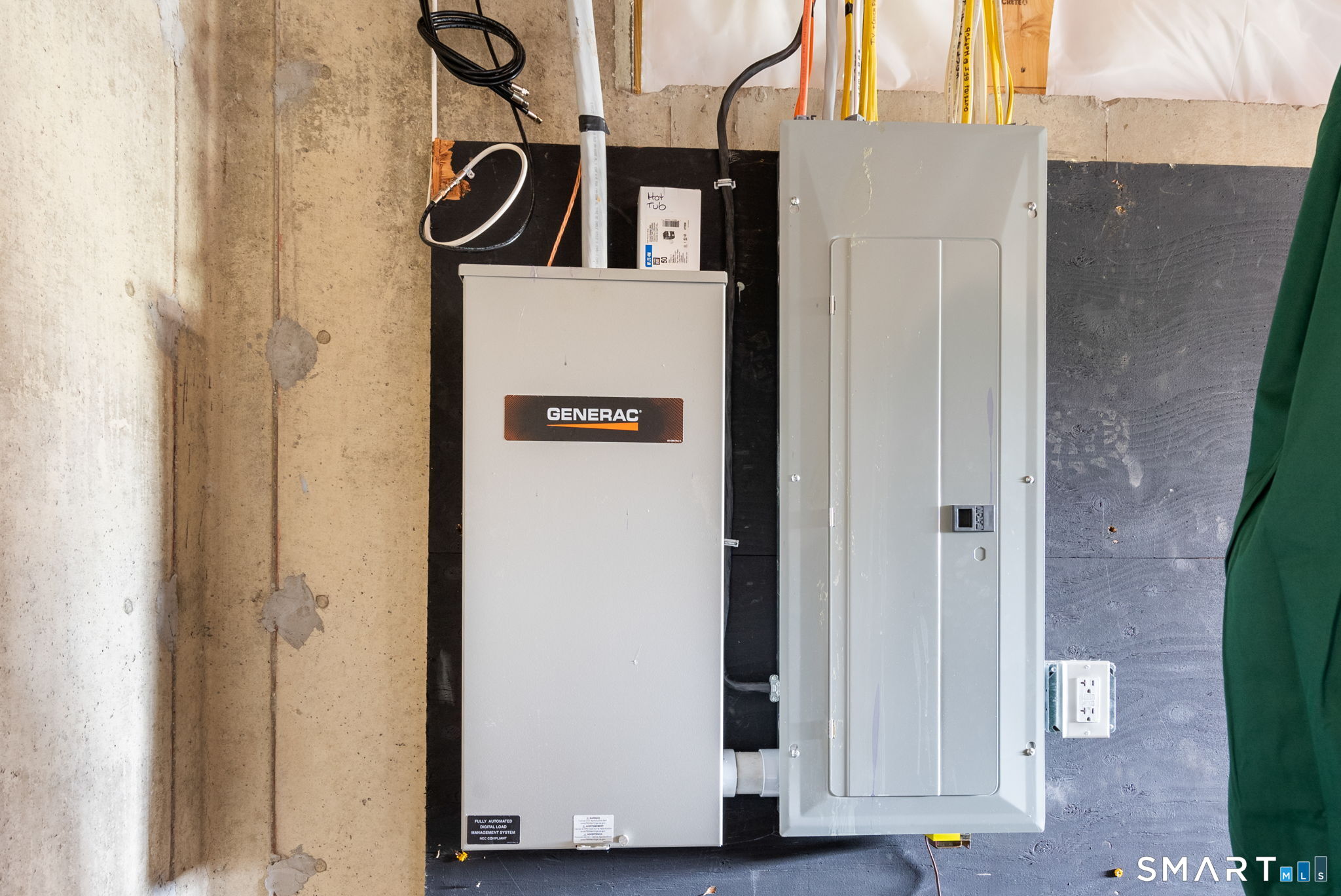 1192 North Grand Street Suffield CT 06093