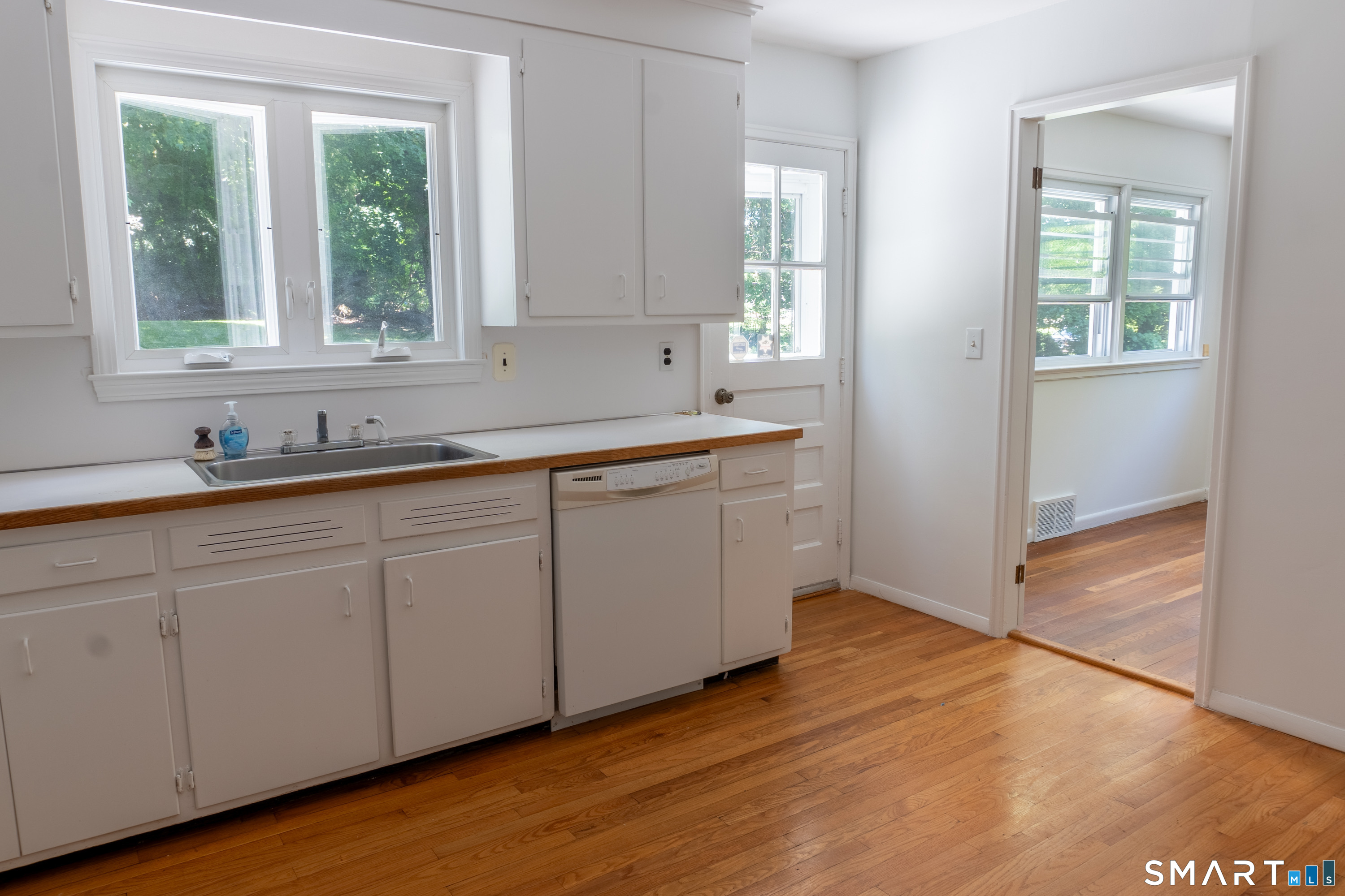 608 Avon Drive Orange CT 06477