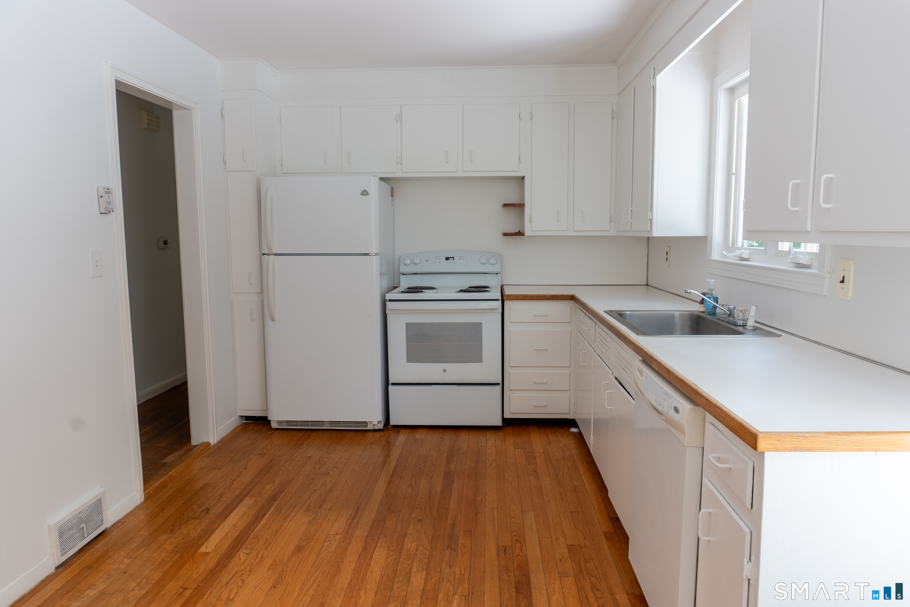 608 Avon Drive Orange CT 06477