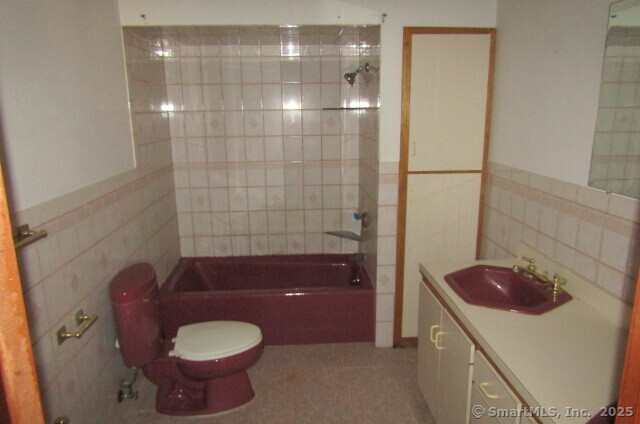 214 Burnsford Avenue Bridgeport CT 06606