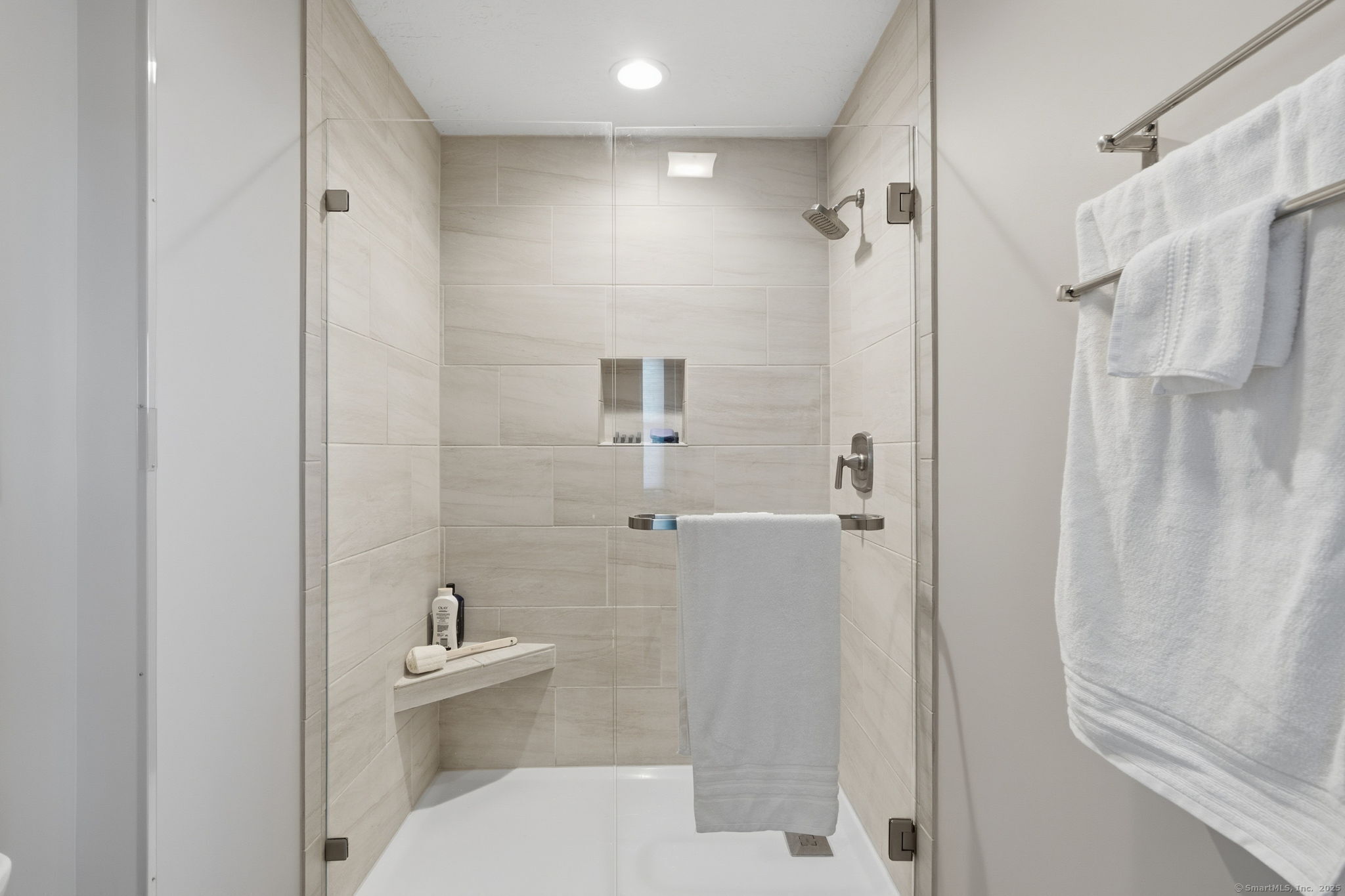 71 Middle Road East Windsor CT 06016