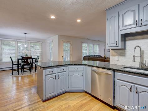 11 Lexington Road Avon CT 06001
