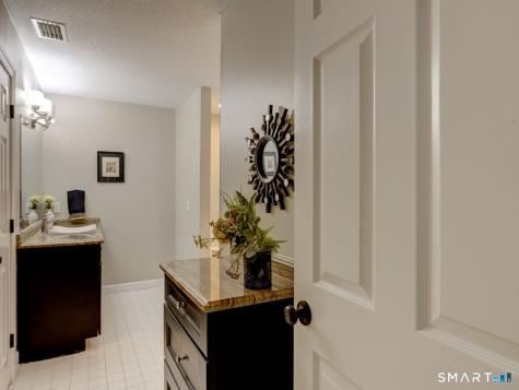 11 Lexington Road Avon CT 06001