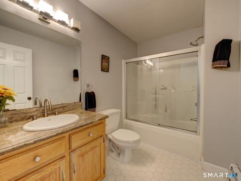 11 Lexington Road Avon CT 06001