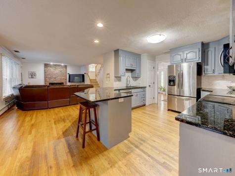11 Lexington Road Avon CT 06001