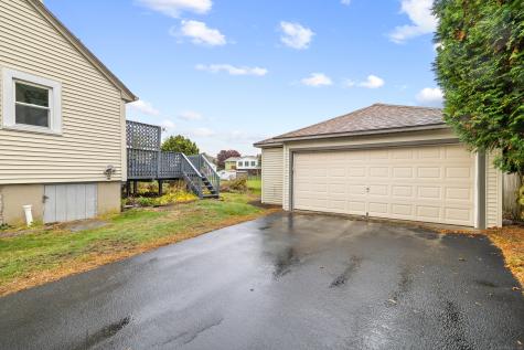 625 Vauxhall Street Extension Waterford CT 06385