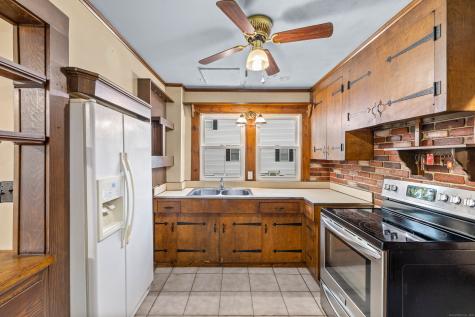 625 Vauxhall Street Extension Waterford CT 06385