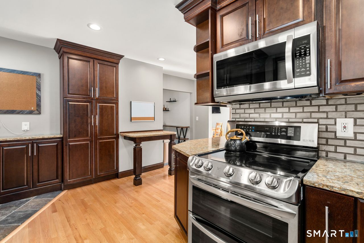 5 Roosevelt Drive Seymour CT 06483