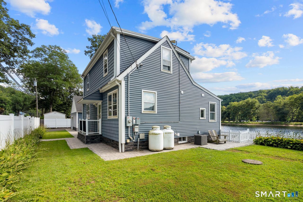 5 Roosevelt Drive Seymour CT 06483