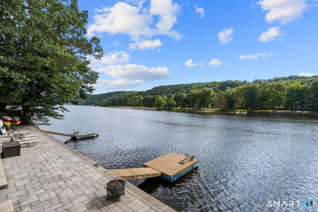 5 Roosevelt Drive Seymour CT 06483
