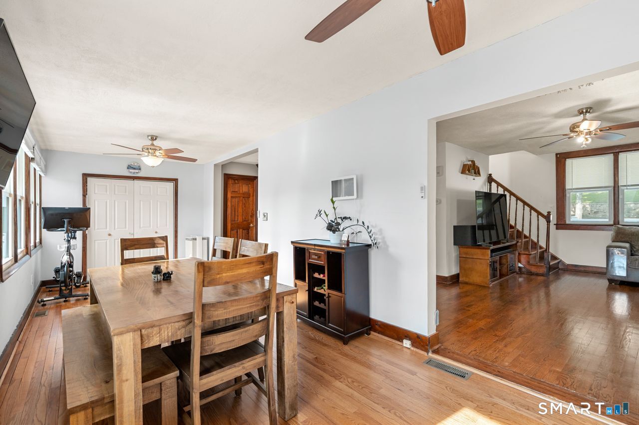 5 Roosevelt Drive Seymour CT 06483