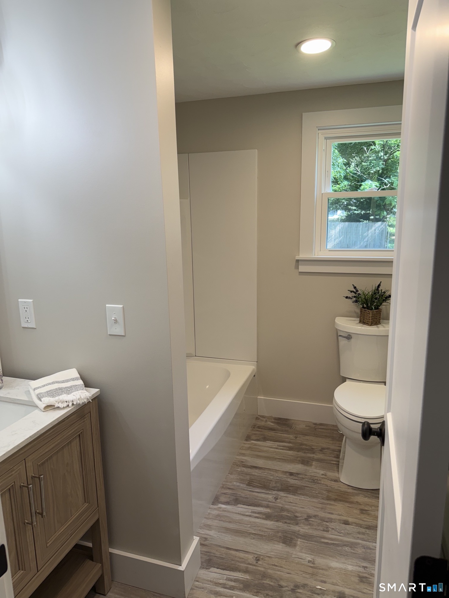 10 Lox Lane Enfield CT 06082