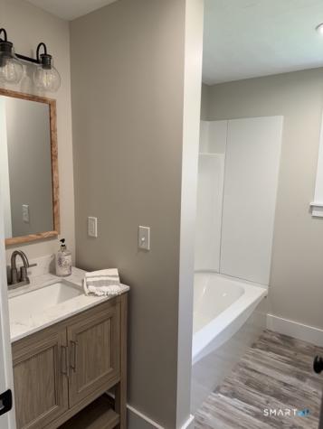 10 Lox Lane Enfield CT 06082