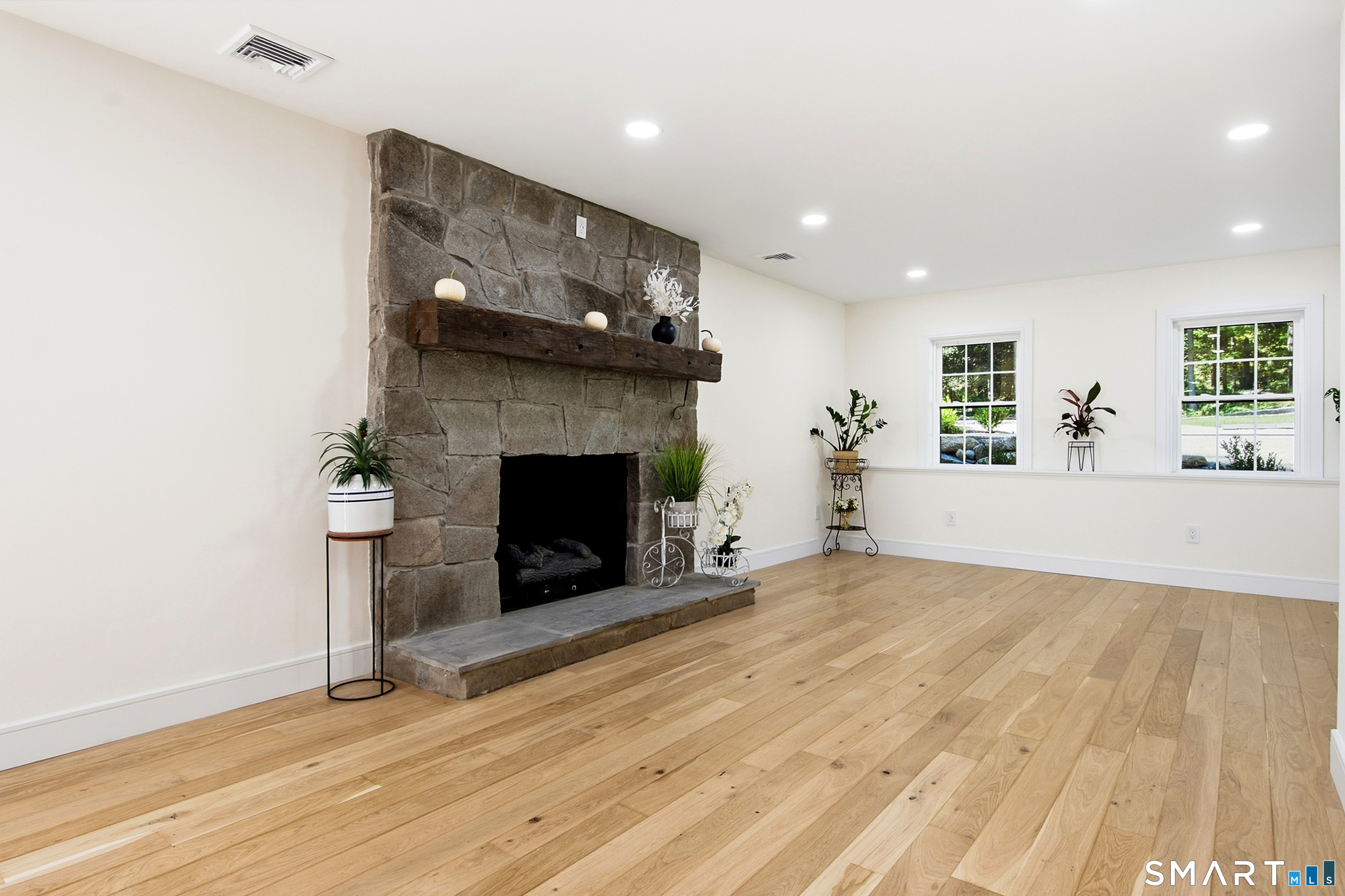 9 Bradley Lane Newtown CT 06482