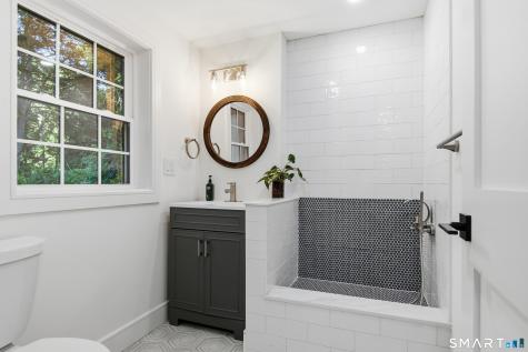 9 Bradley Lane Newtown CT 06482