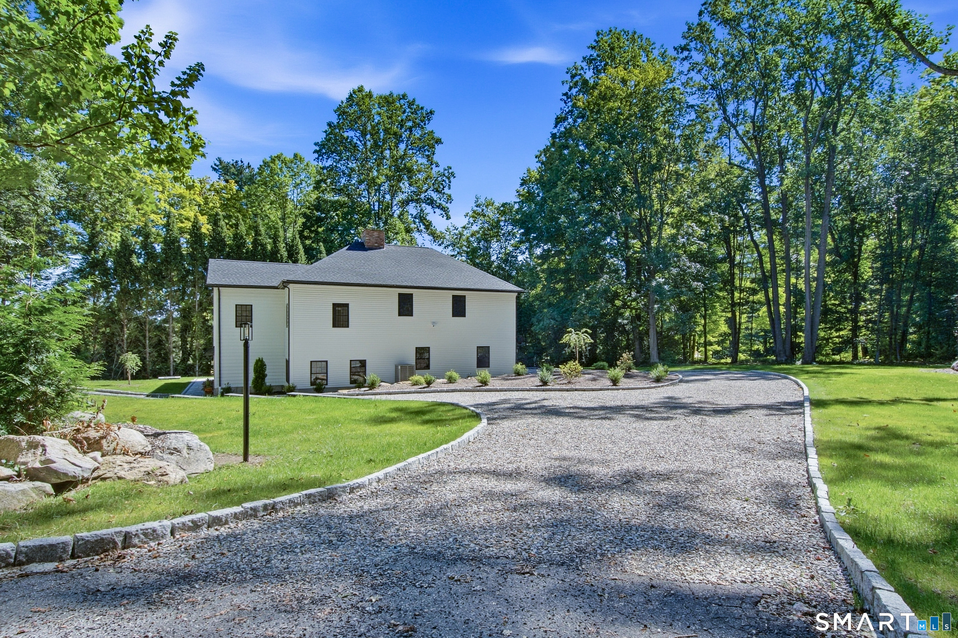 9 Bradley Lane Newtown CT 06482