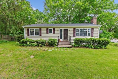 3 Pattagansett Court East Lyme CT 06357