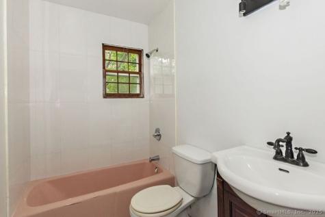 3 Pattagansett Court East Lyme CT 06357