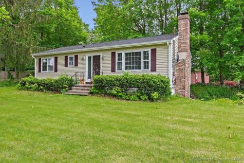 3 Pattagansett Court East Lyme CT 06357