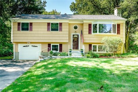 42 Robinhood Road Danbury CT 06811