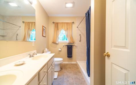 20 Holly Bush Lane Norwich CT 06360