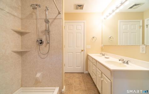 20 Holly Bush Lane Norwich CT 06360