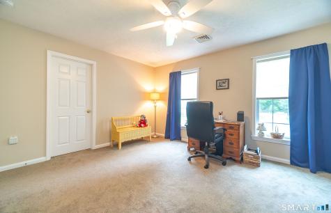 20 Holly Bush Lane Norwich CT 06360
