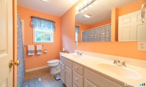 20 Holly Bush Lane Norwich CT 06360