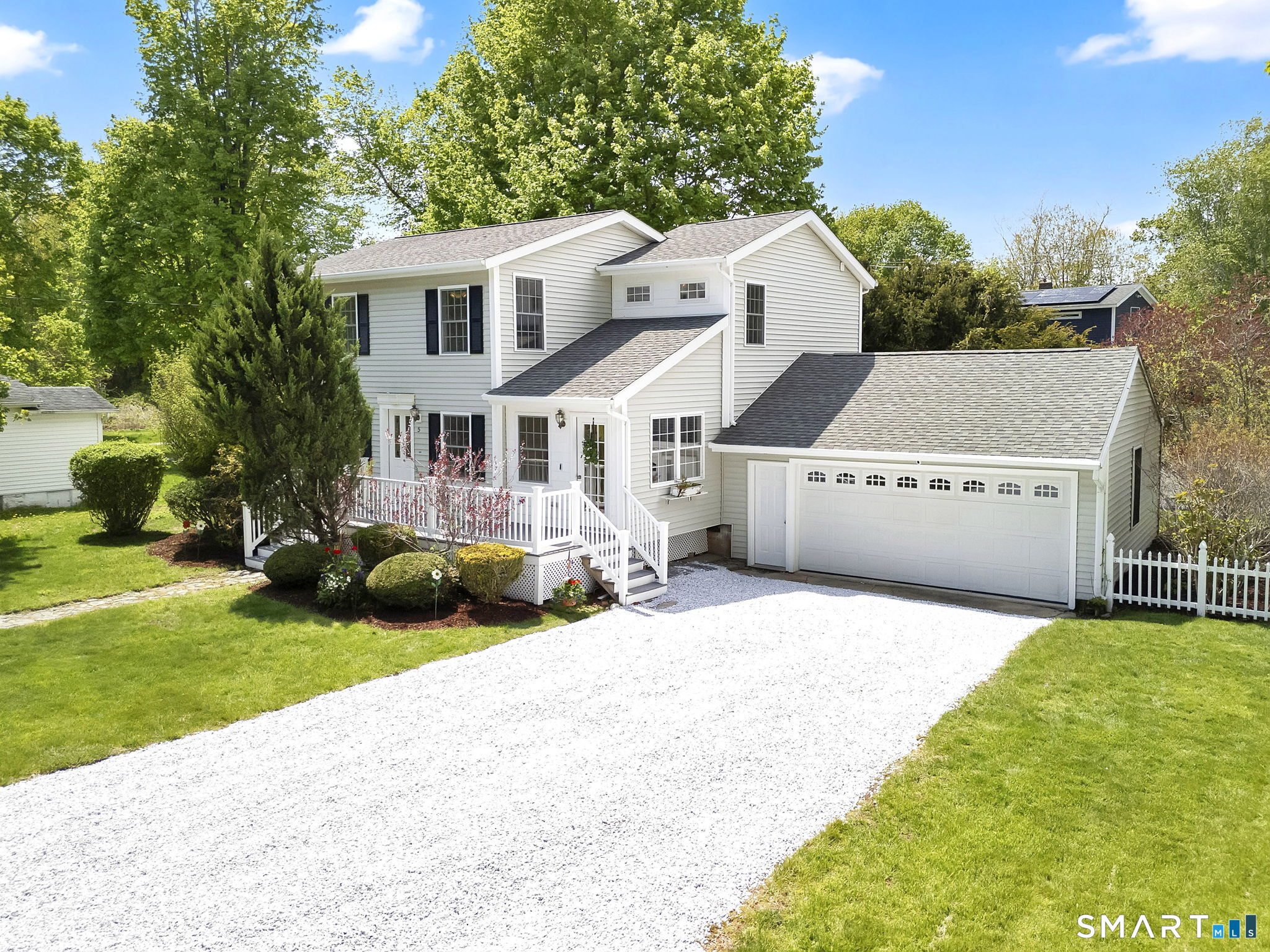 5 Central Avenue East Lyme CT 06357