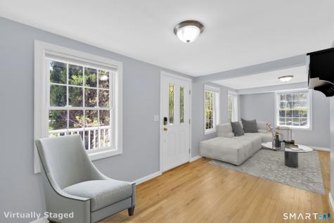5 Central Avenue East Lyme CT 06357