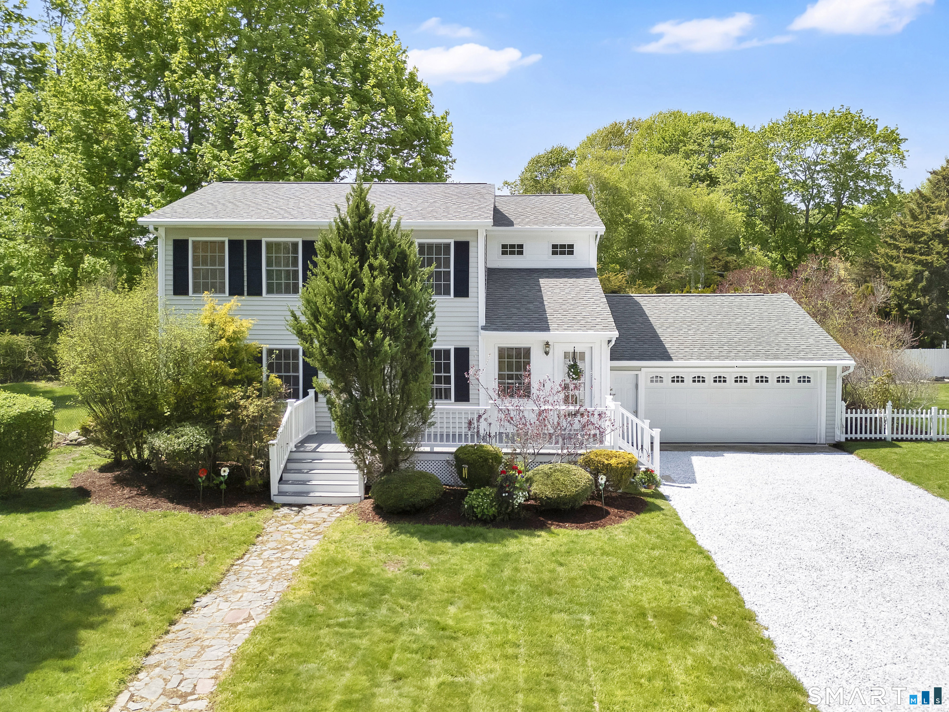 5 Central Avenue East Lyme CT 06357