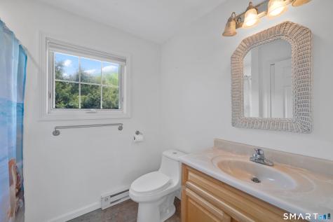 5 Central Avenue East Lyme CT 06357