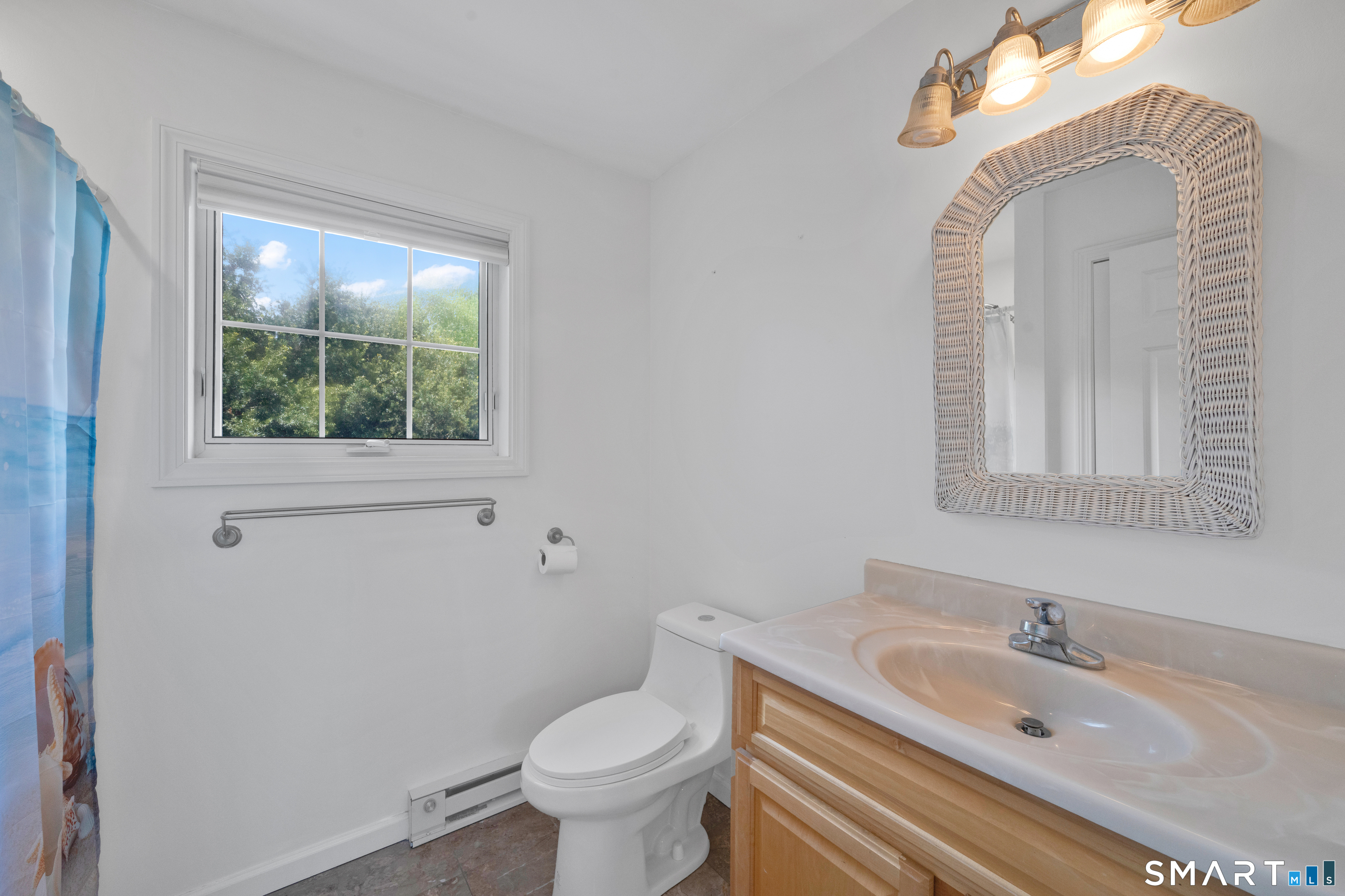 5 Central Avenue East Lyme CT 06357
