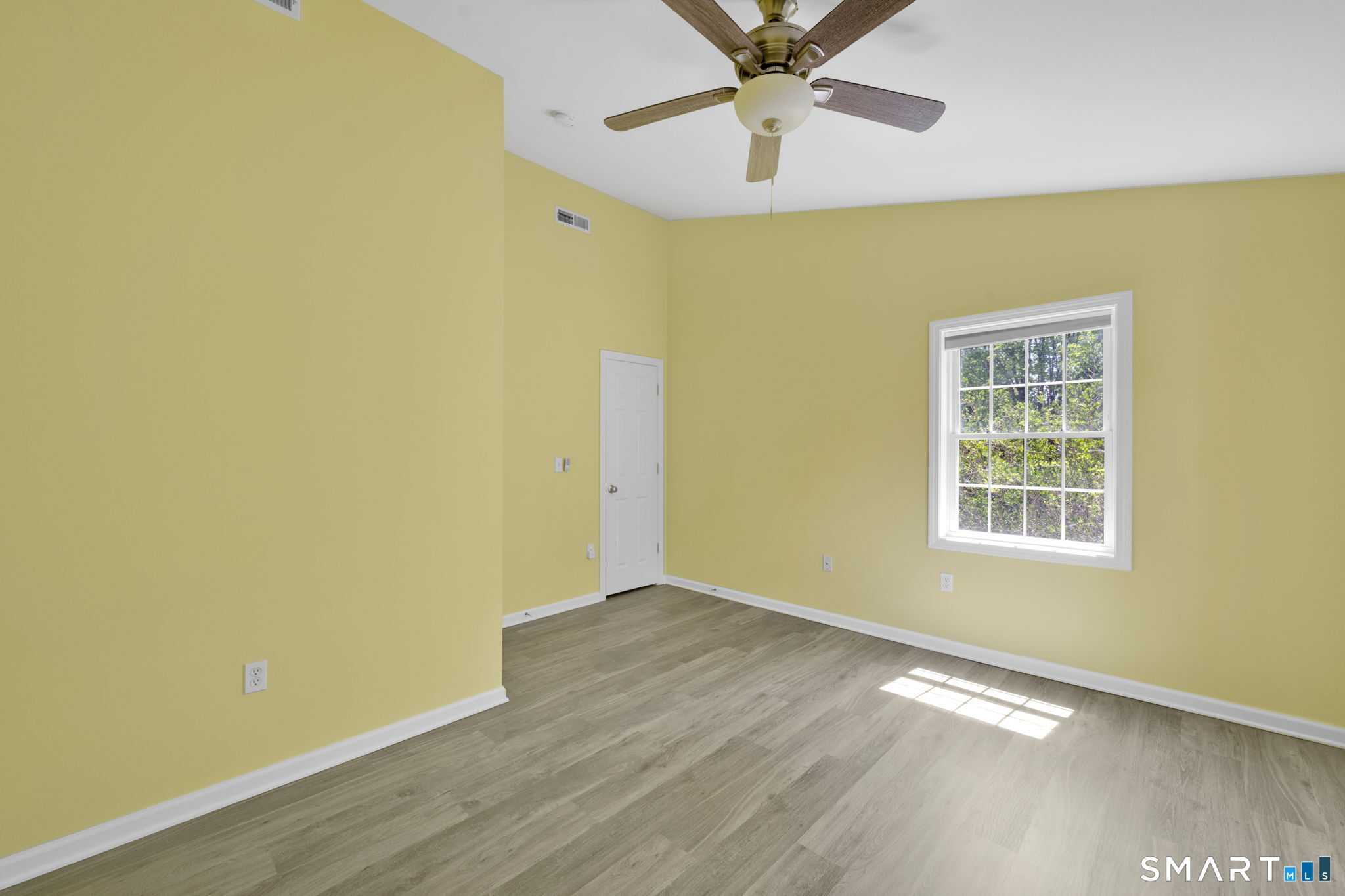 5 Central Avenue East Lyme CT 06357