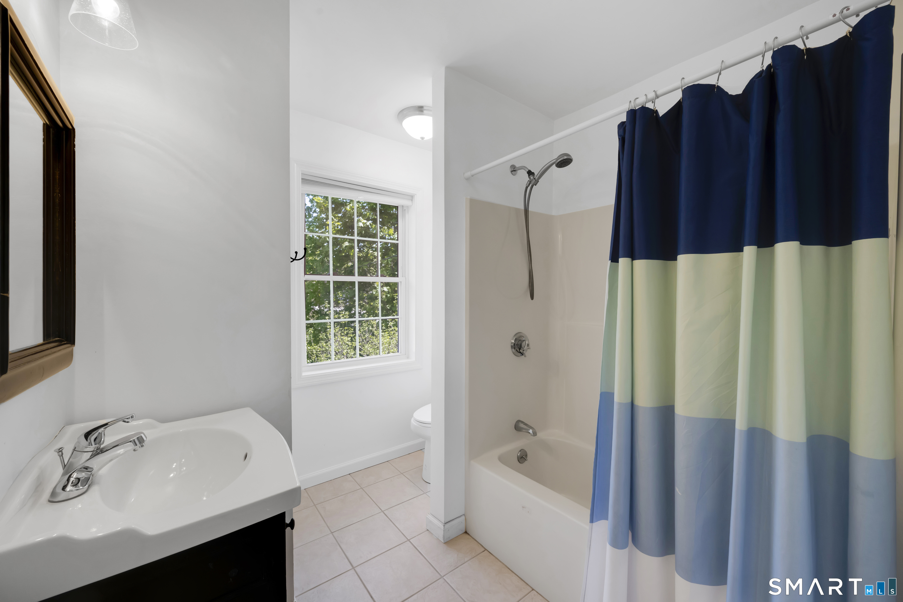 5 Central Avenue East Lyme CT 06357