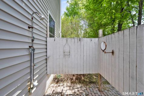 5 Central Avenue East Lyme CT 06357