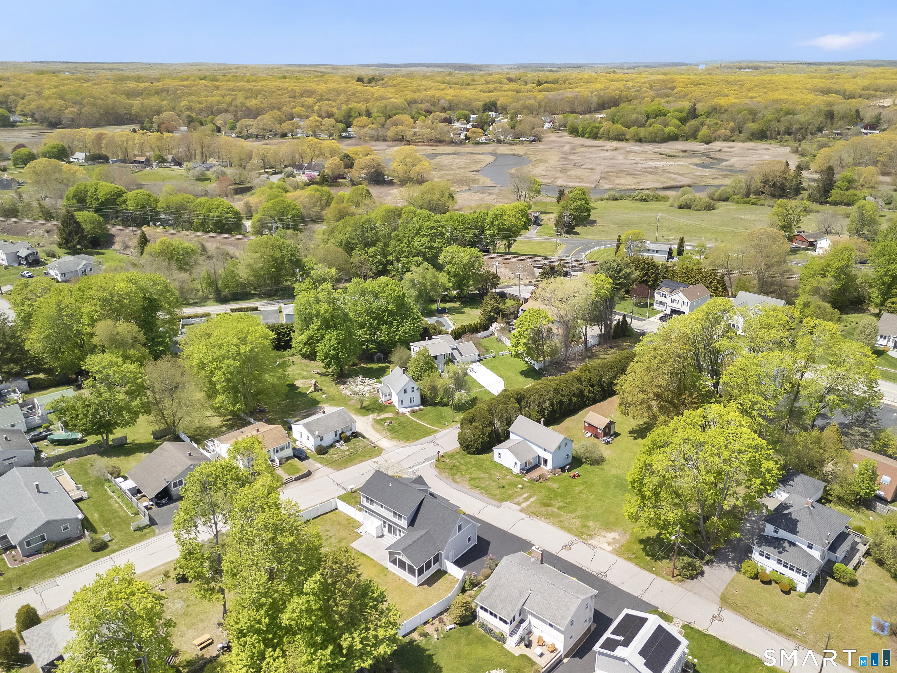 5 Central Avenue East Lyme CT 06357