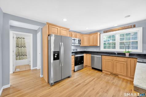 5 Central Avenue East Lyme CT 06357
